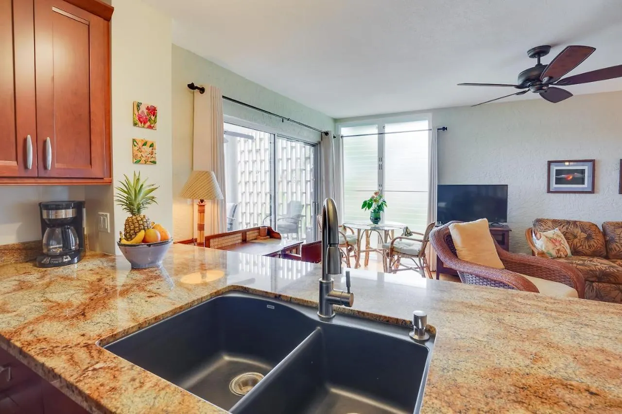 Kailua-Kona Condo With Ocean Views Walk To Beach!