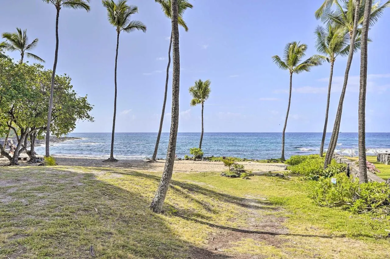 Kailua-Kona Condo With Ocean Views Walk To Beach!